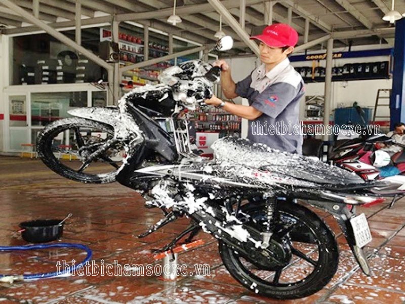Hướng dẫn cách lắp đặt ben rửa xe máy đơn giản