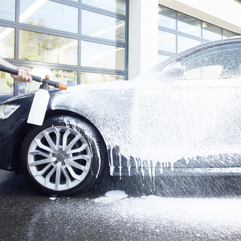 Rửa xe bọt tuyết – rửa xe không chạm, cái nào sạch hơn?